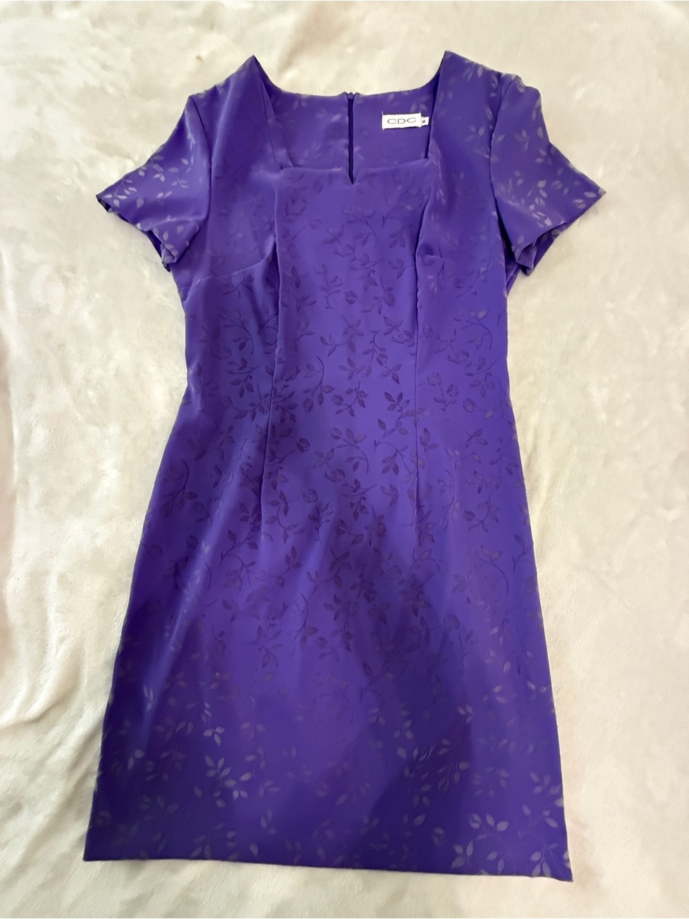 Vintage Y2K classic, tailored party mini dress in purple floral! 🌸✨